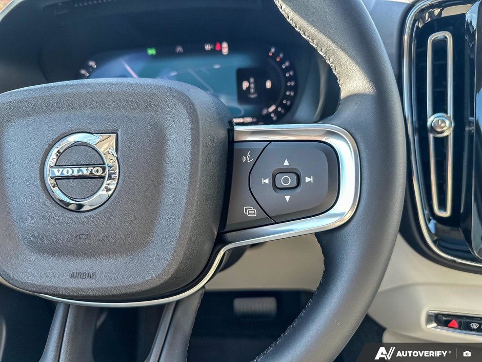 2026 Volvo XC40 Ultra Dark Theme-16