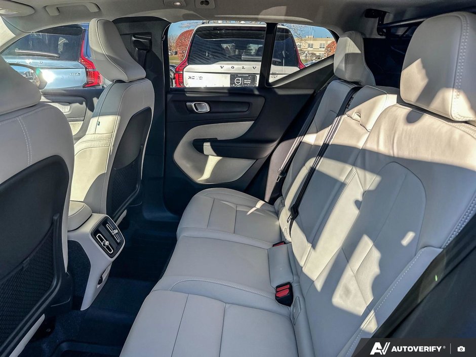 2026 Volvo XC40 Ultra Dark Theme-23