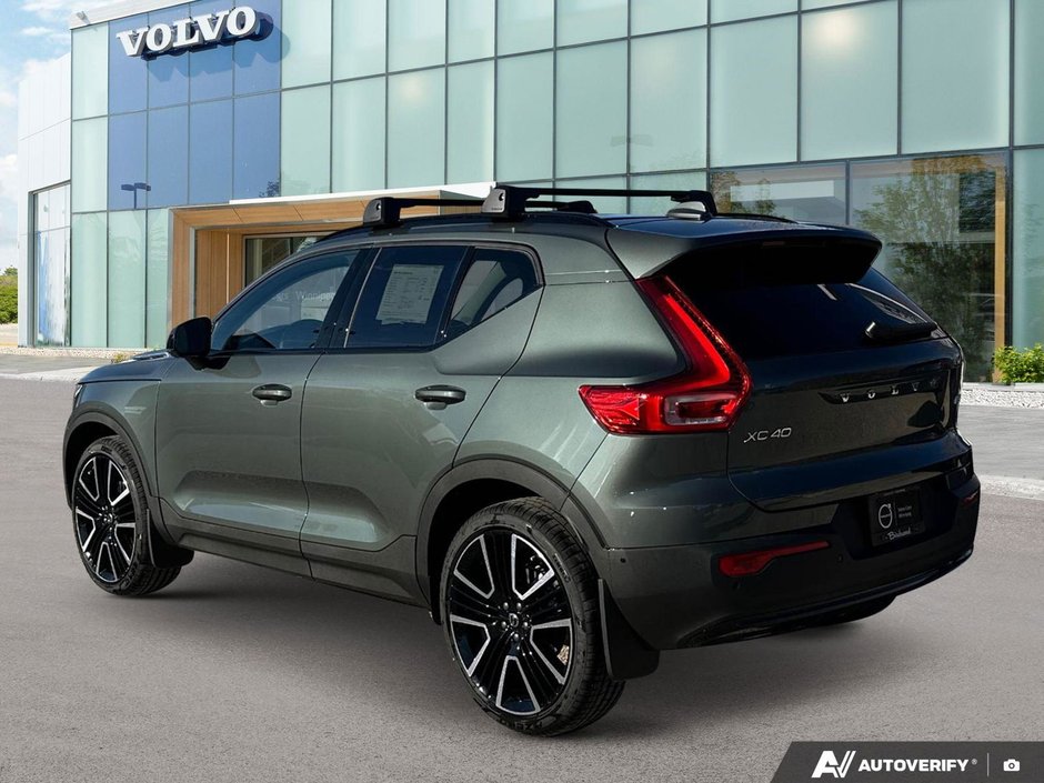 2026 Volvo XC40 Ultra Dark Theme-3