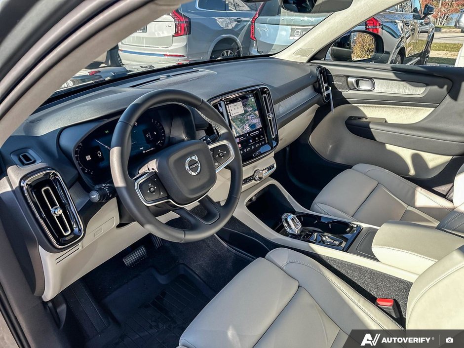 2026 Volvo XC40 Ultra Dark Theme-13