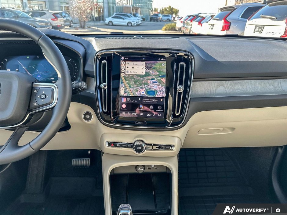 2026 Volvo XC40 Ultra Dark Theme-19