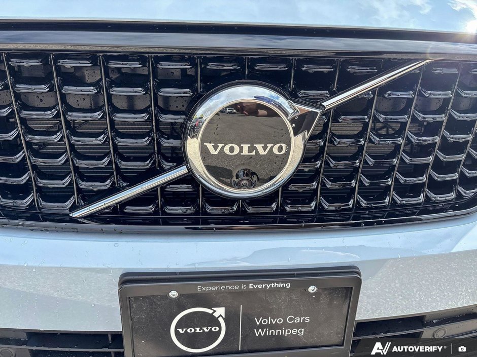 2026 Volvo XC40 Plus Dark Theme-6