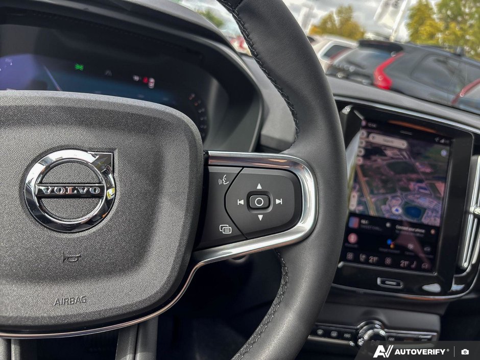 2026 Volvo XC40 Plus Dark Theme-16