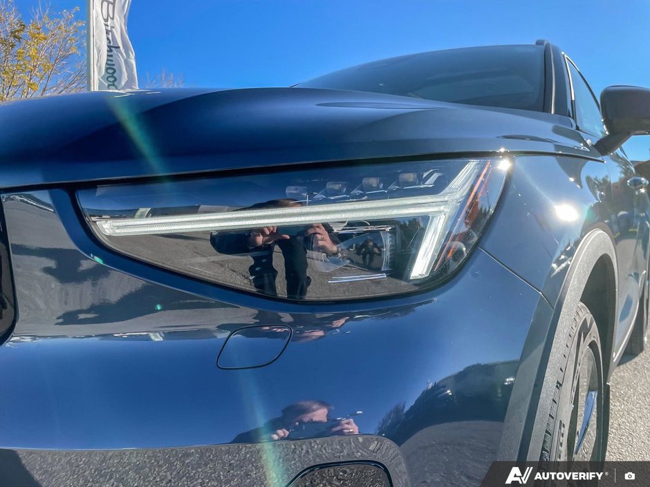 2026 Volvo XC40 Ultra Black Edition-11