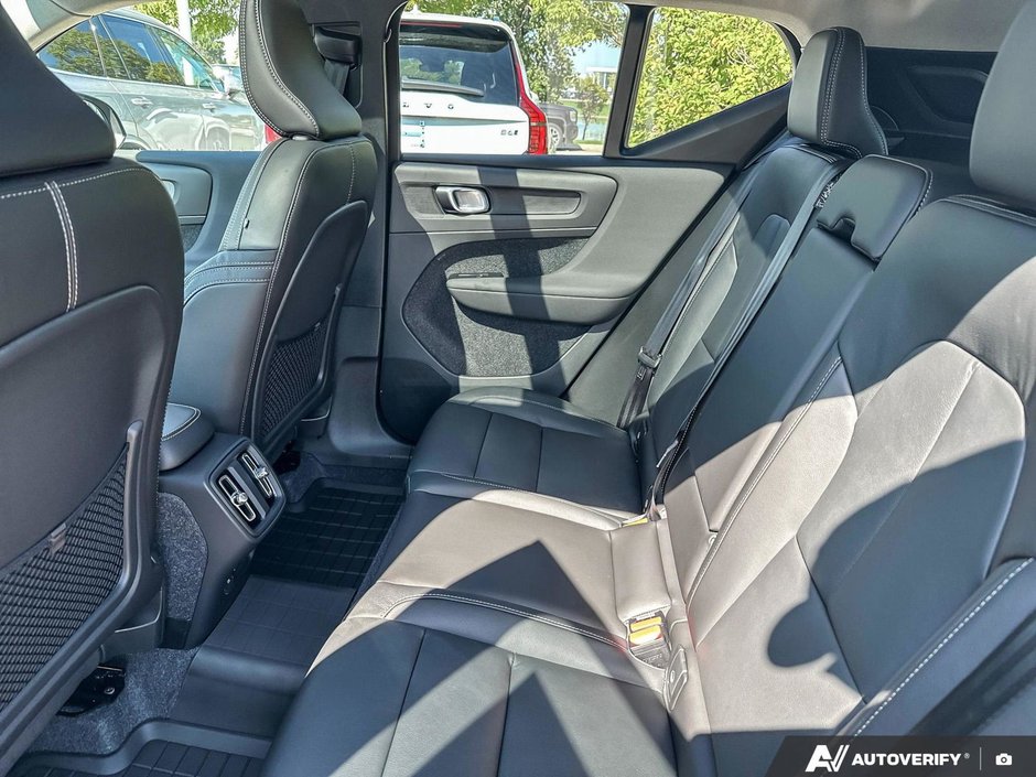 2026 Volvo XC40 Plus Dark Theme-23