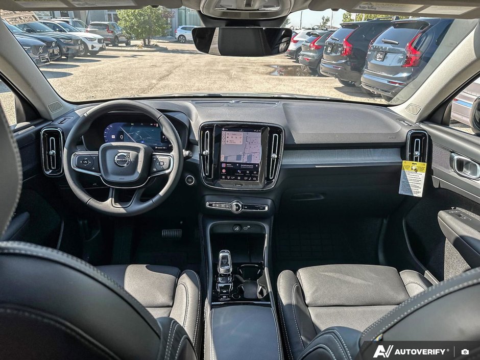 2026 Volvo XC40 Plus Dark Theme-24