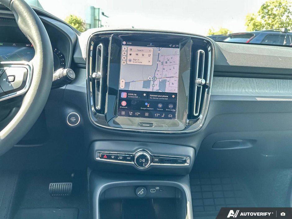 2026 Volvo XC40 Plus Dark Theme-19