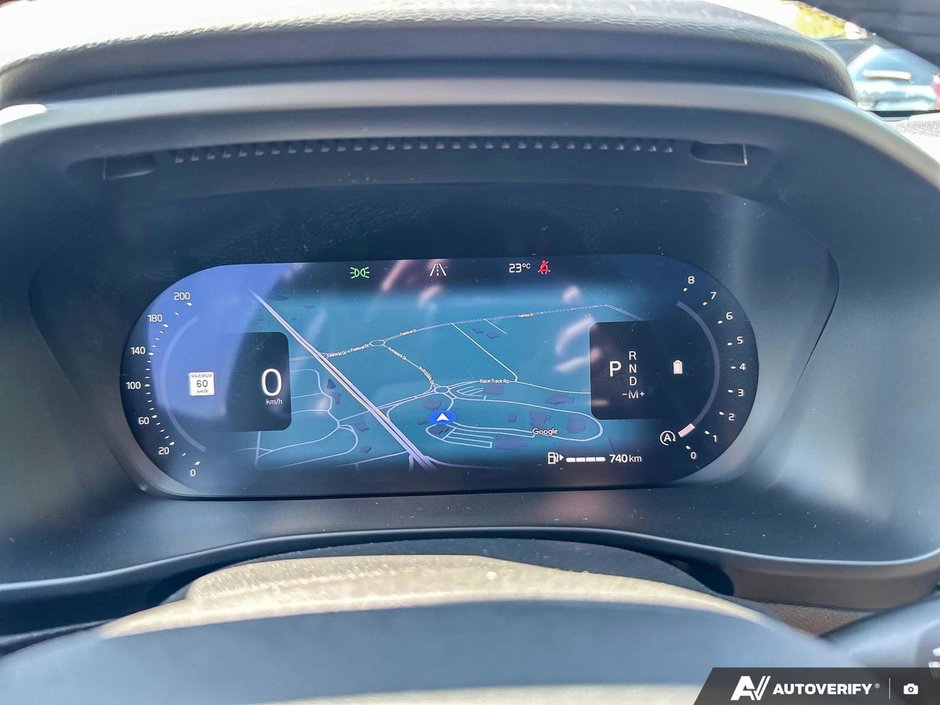 2026 Volvo XC40 Plus Dark Theme-15