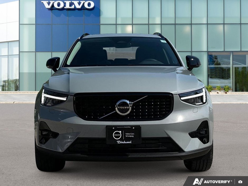 2026 Volvo XC40 Plus Dark Theme-5