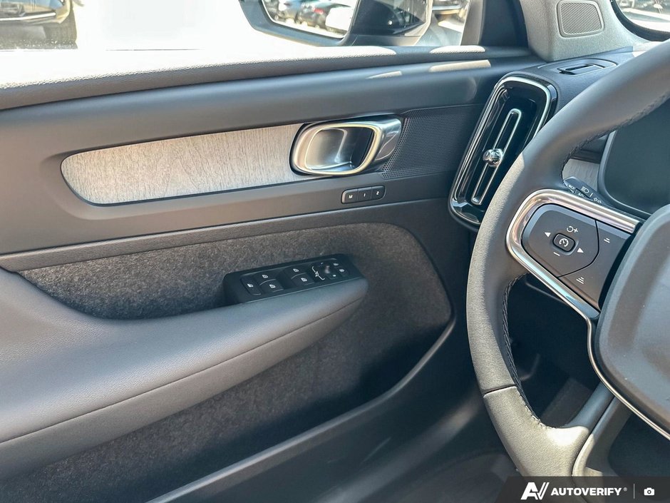 2026 Volvo XC40 Plus Dark Theme-17