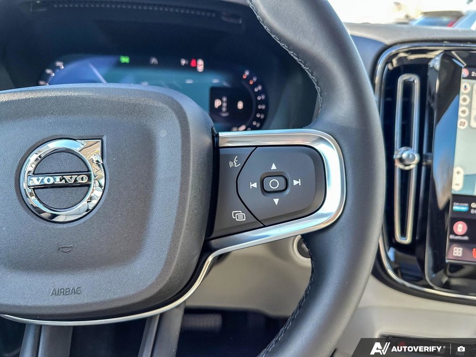 2026 Volvo XC40 Plus Dark Theme-16