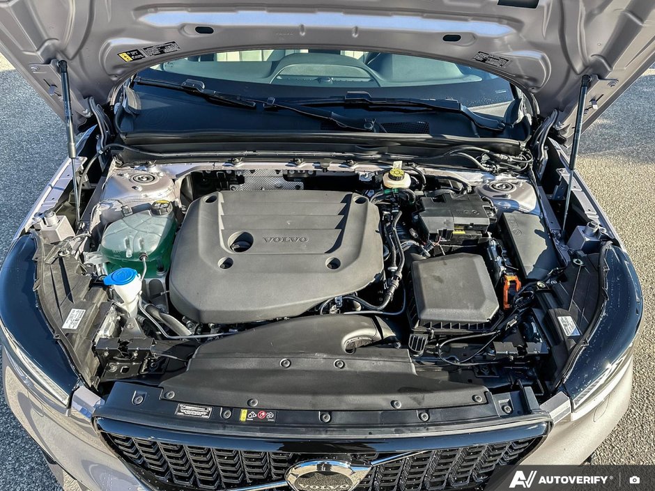 2026 Volvo XC40 Plus Dark Theme-7