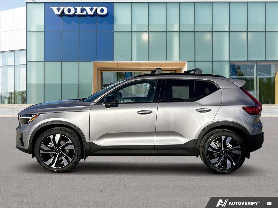 2026 Volvo XC40 Plus Dark Theme-2