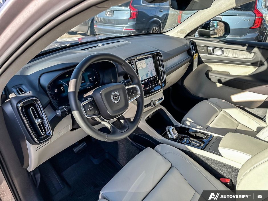 2026 Volvo XC40 Plus Dark Theme-13