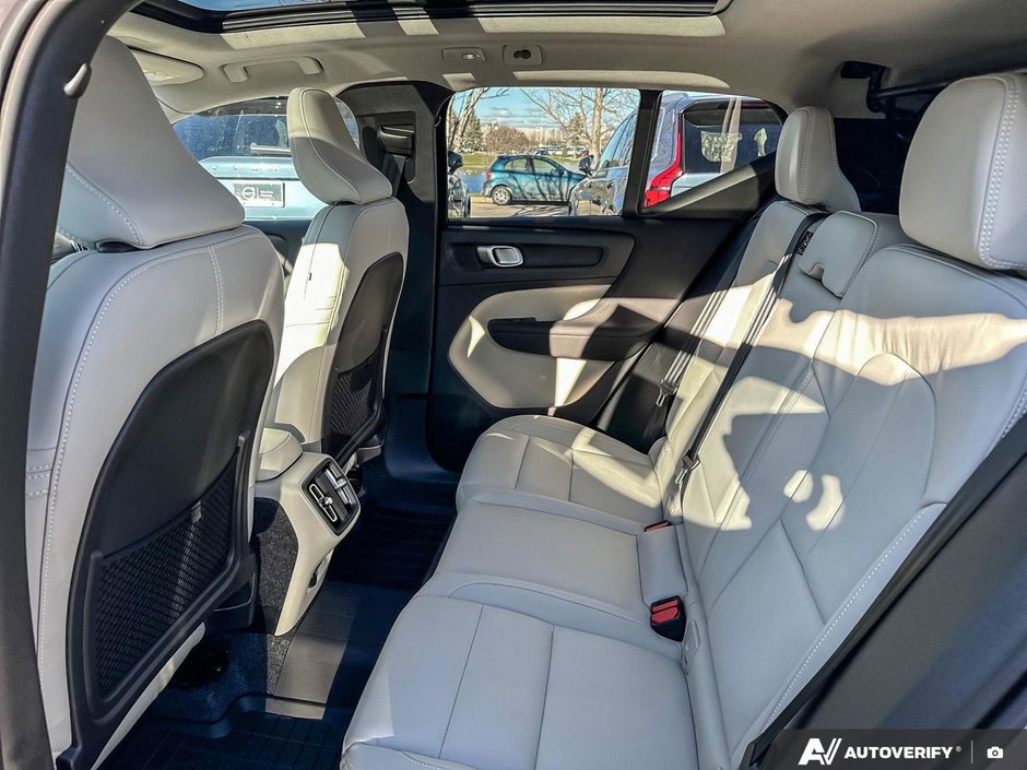 2026 Volvo XC40 Plus Dark Theme-23