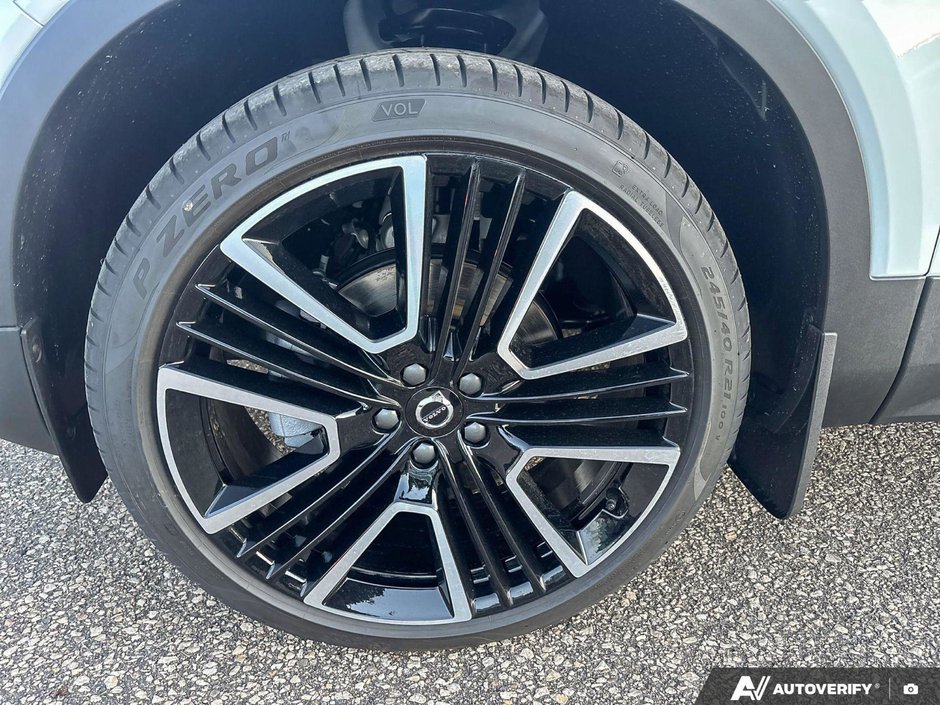 2026 Volvo XC40 Ultra Dark Theme-9