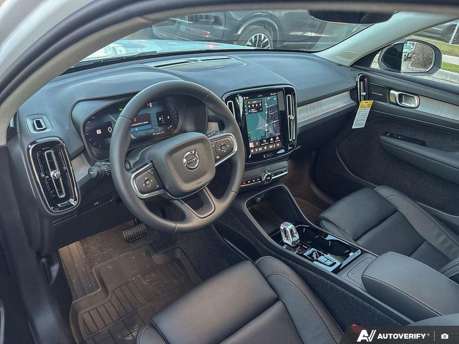 2026 Volvo XC40 Ultra Dark Theme-13