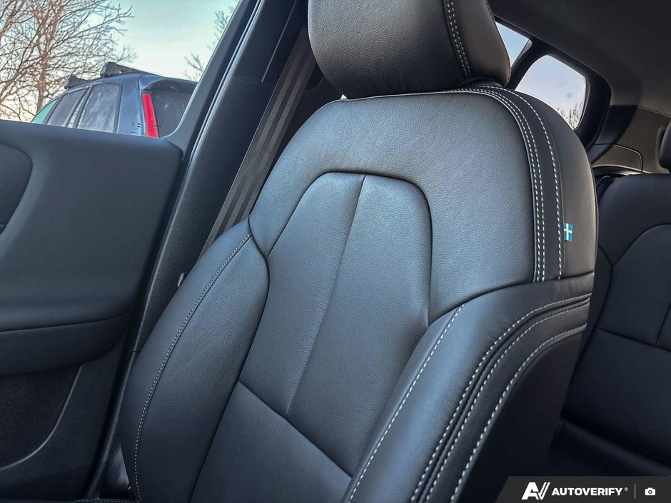 2026 Volvo XC40 Ultra Dark Theme-20