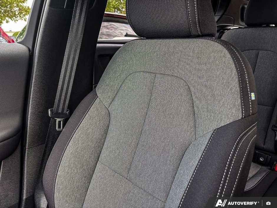 2026 Volvo XC40 Core Dark Theme-20