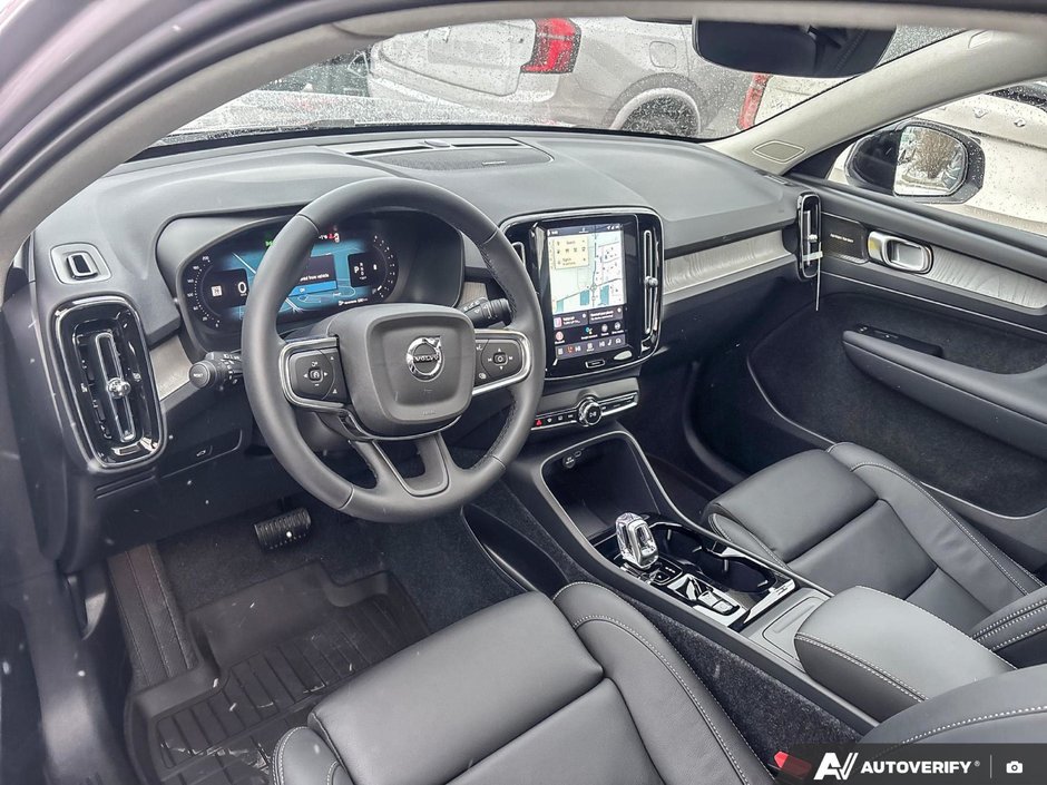 2026 Volvo XC40 Ultra Dark Theme-13