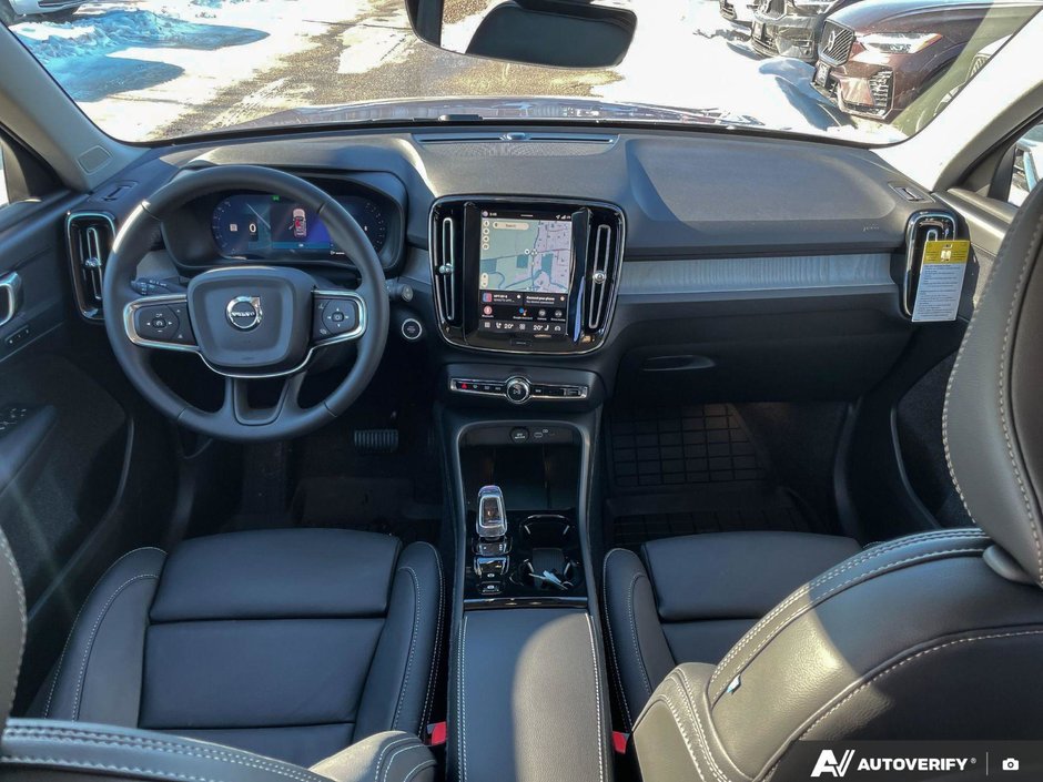 2026 Volvo XC40 Plus Dark Theme-23