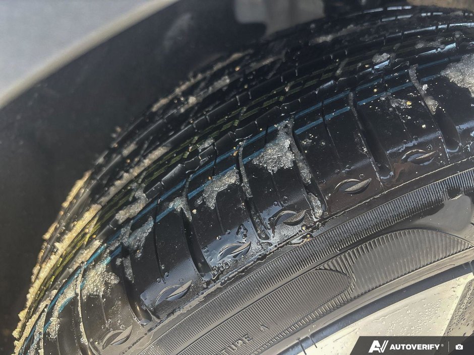 2026 Volvo XC40 Core Dark Theme-9