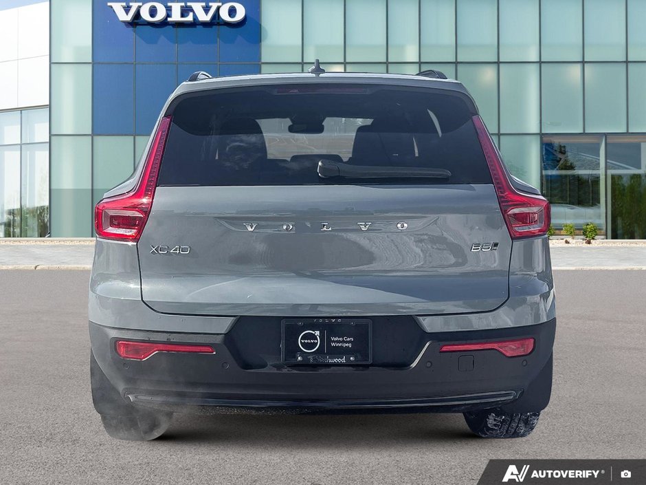 2026 Volvo XC40 Core Dark Theme-4