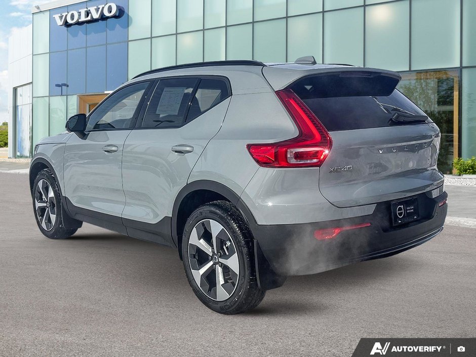 2026 Volvo XC40 Core Dark Theme-3