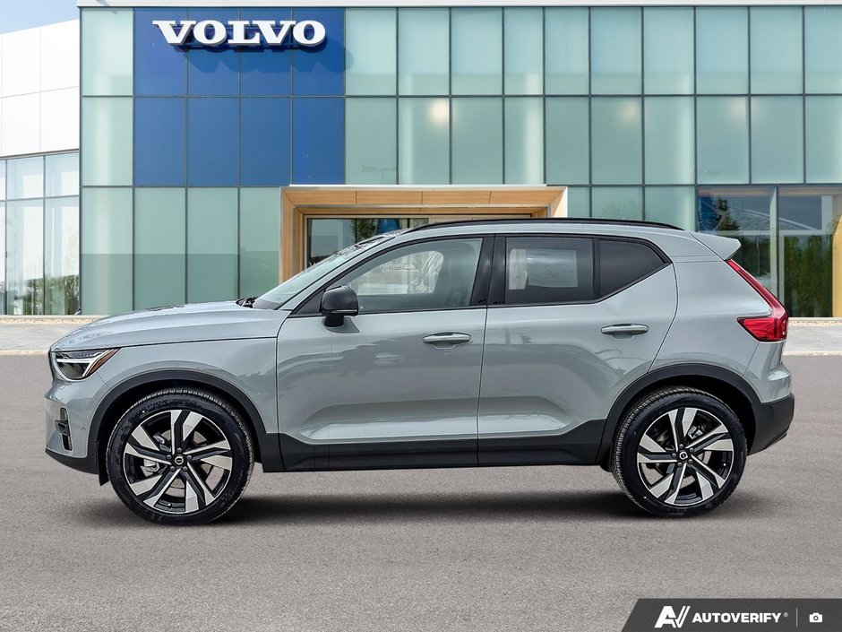 2026 Volvo XC40 Plus Dark Theme-2