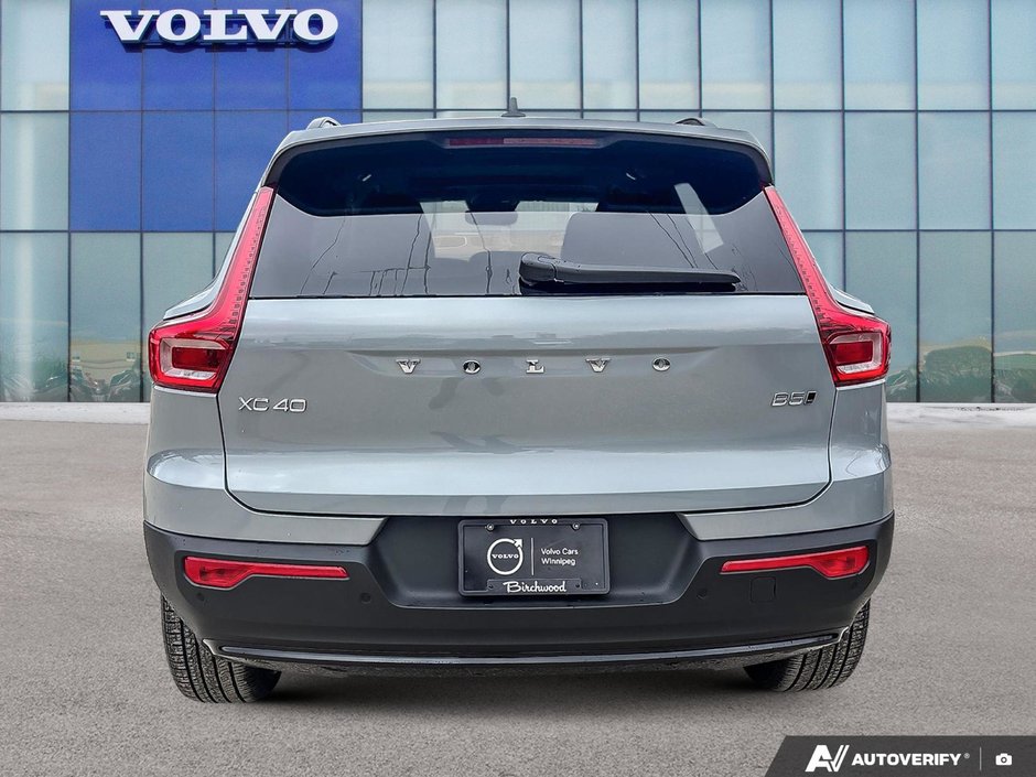 2026 Volvo XC40 Plus Dark Theme-3