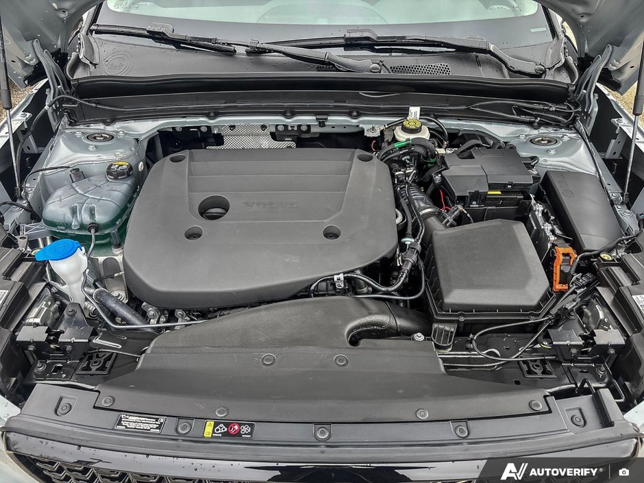 2026 Volvo XC40 Plus Dark Theme-6