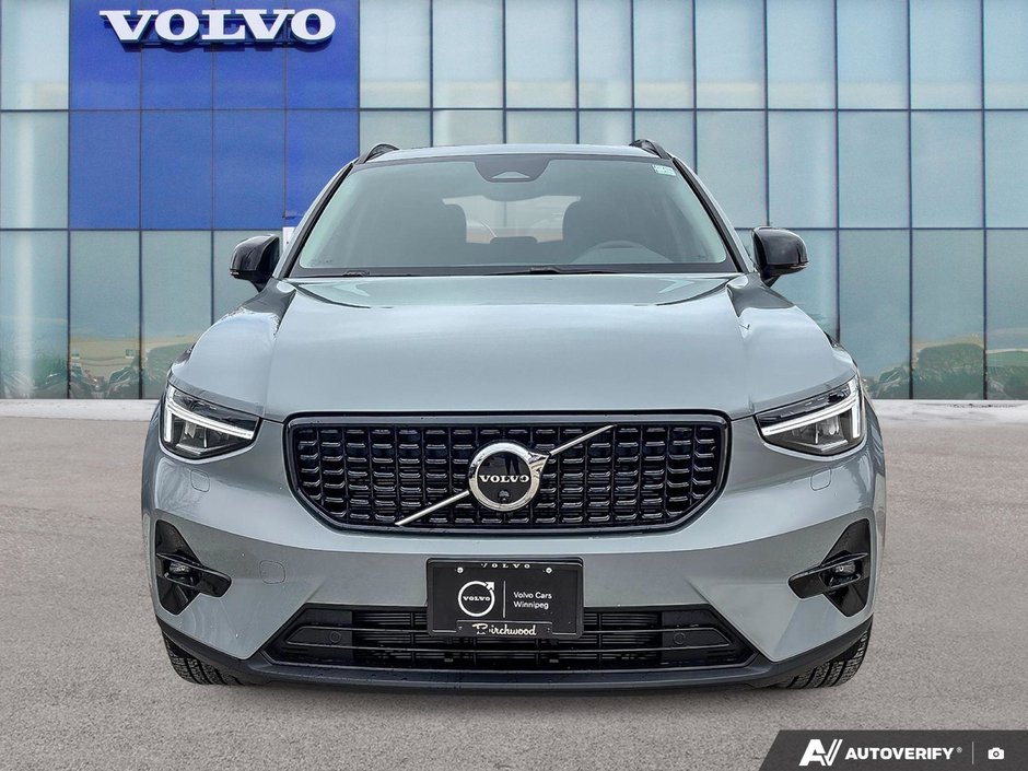 2026 Volvo XC40 Plus Dark Theme-4