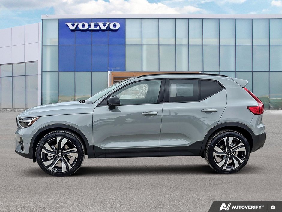 2026 Volvo XC40 Plus Dark Theme-1
