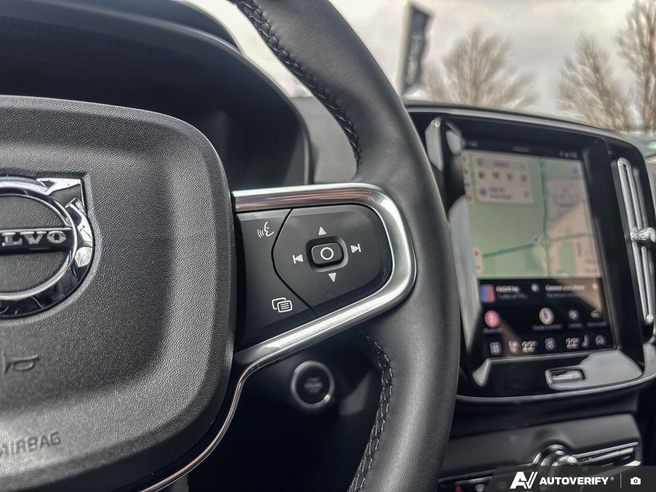 2026 Volvo XC40 Plus Dark Theme-15