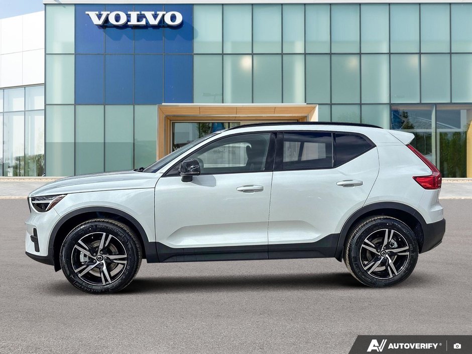 2026 Volvo XC40 Core Dark Theme-2