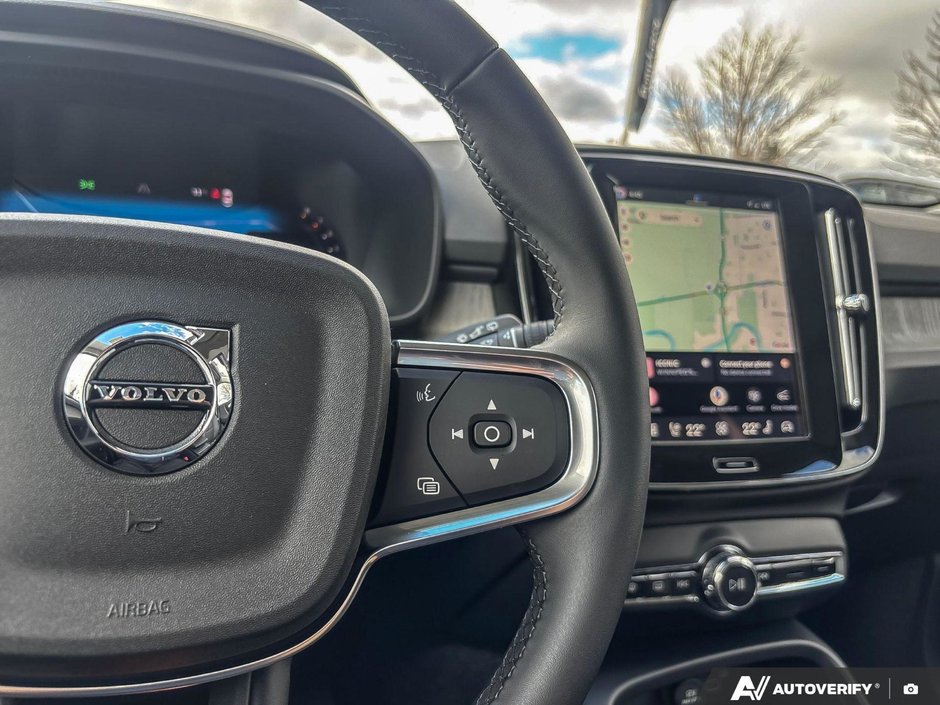 2026 Volvo XC40 Core Dark Theme-16