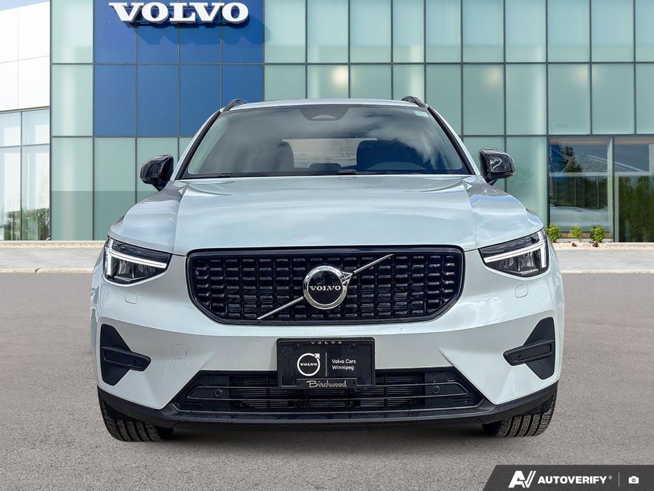2026 Volvo XC40 Core Dark Theme-5