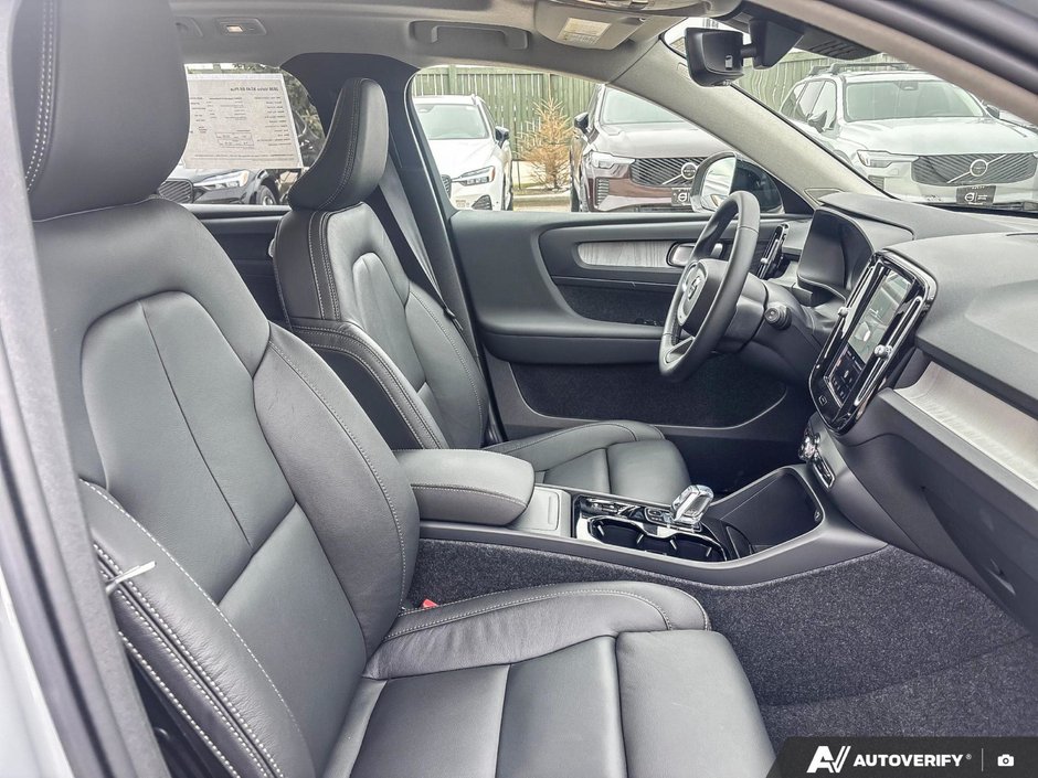 2026 Volvo XC40 Plus Dark Theme-21