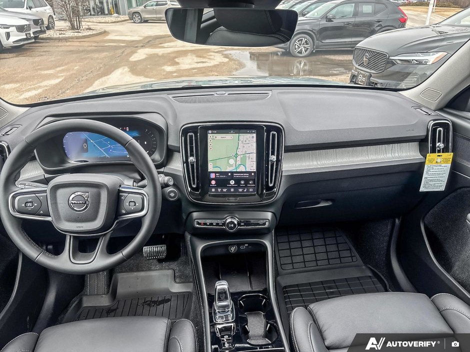 2026 Volvo XC40 Plus Dark Theme-23