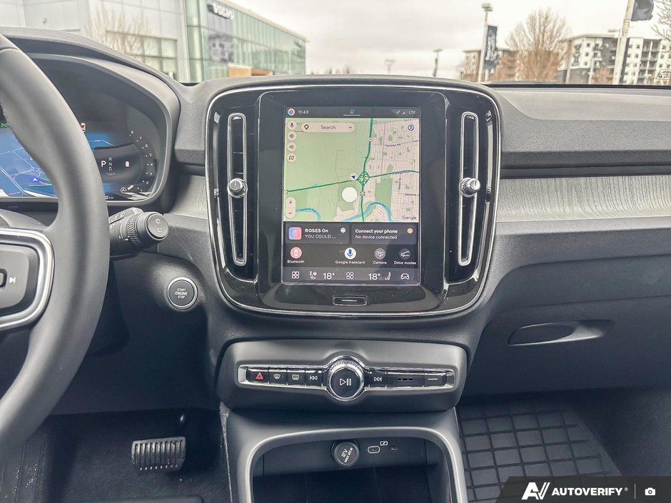 2026 Volvo XC40 Plus Dark Theme-18