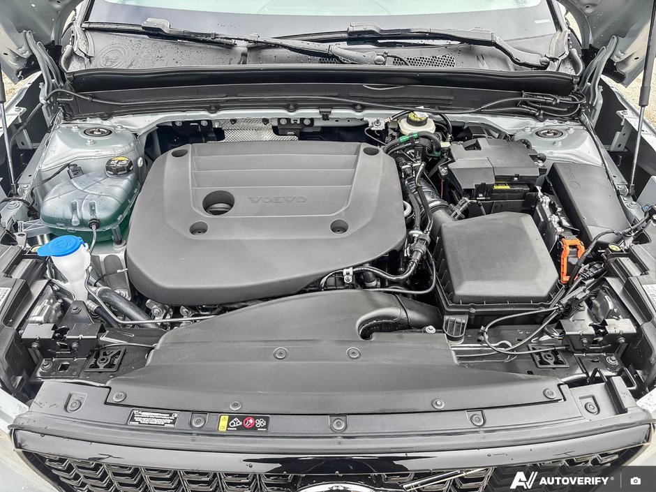 2026 Volvo XC40 Plus Dark Theme-6