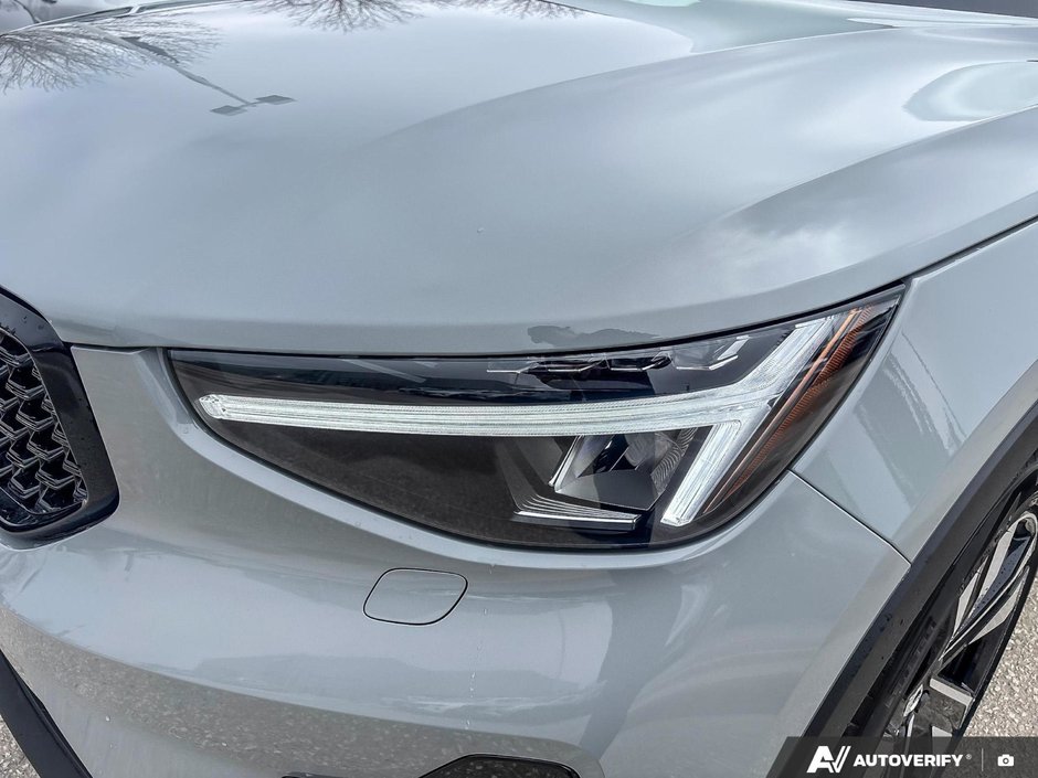 2026 Volvo XC40 Plus Dark Theme-10