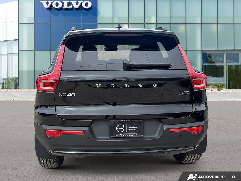 2026 Volvo XC40 Core Dark Theme-4