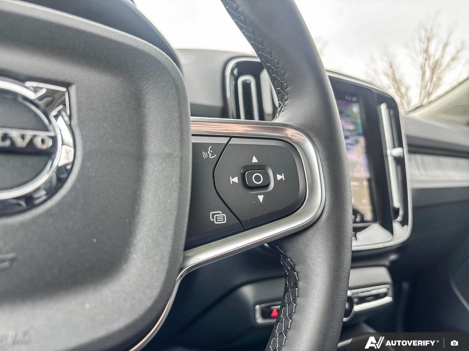 2026 Volvo XC40 Core Dark Theme-16