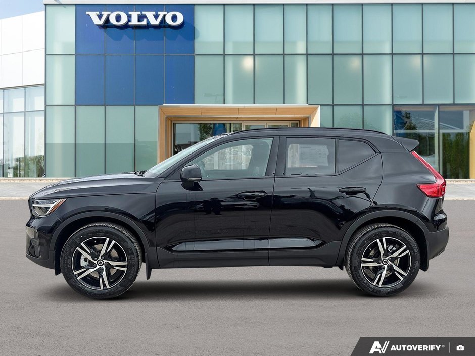 2026 Volvo XC40 Core Dark Theme-2