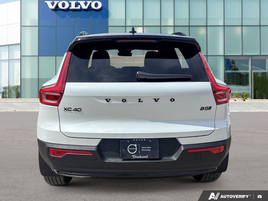 2026 Volvo XC40 Ultra Black Edition-3