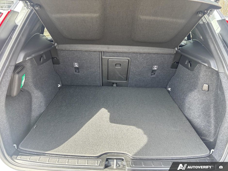 2026 Volvo XC40 Ultra Black Edition-7
