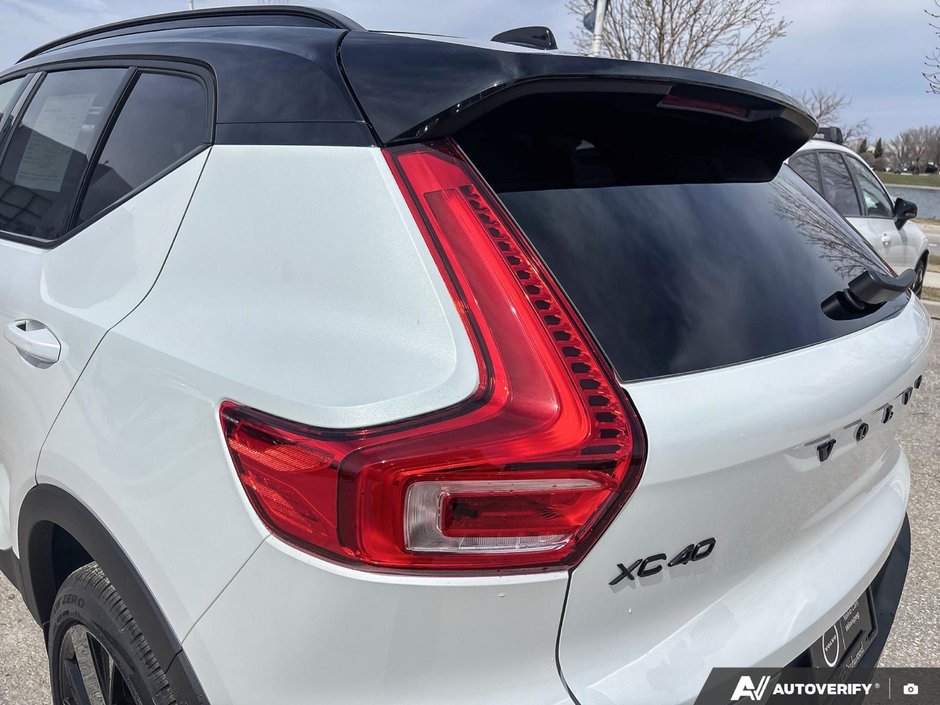 2026 Volvo XC40 Ultra Black Edition-11