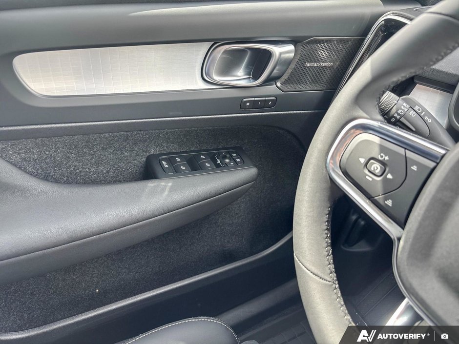 2026 Volvo XC40 Ultra Black Edition-16