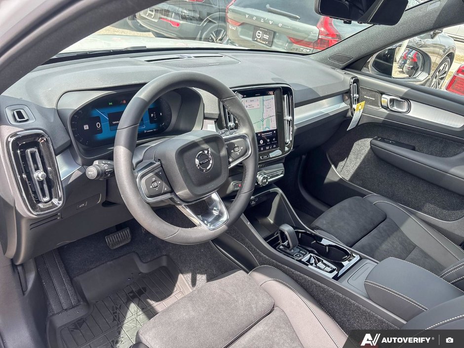 2026 Volvo XC40 Ultra Black Edition-12